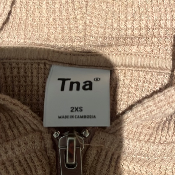 TNA waffle zip hoodie. Light brown. 2XS. - Picture 3 of 3